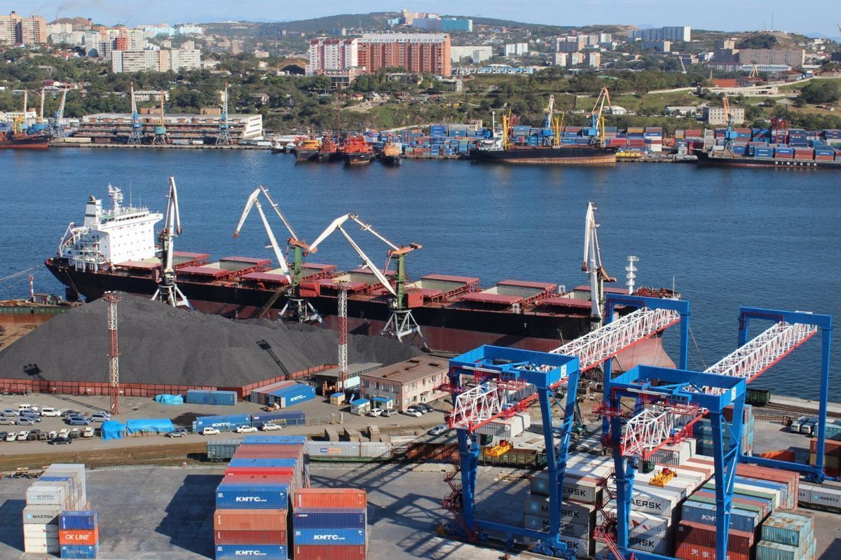 Порт Владивосток, информация и характеристики морского порта, местоположение судов на карте