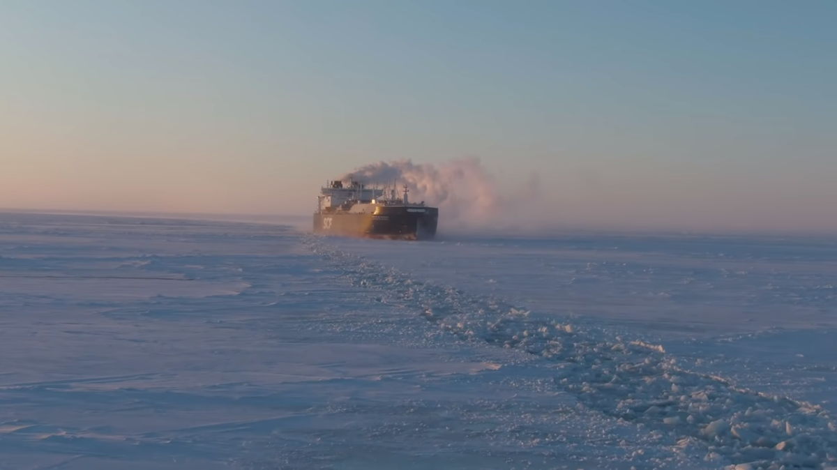 icebreaker-in-the-Laptev-Sea